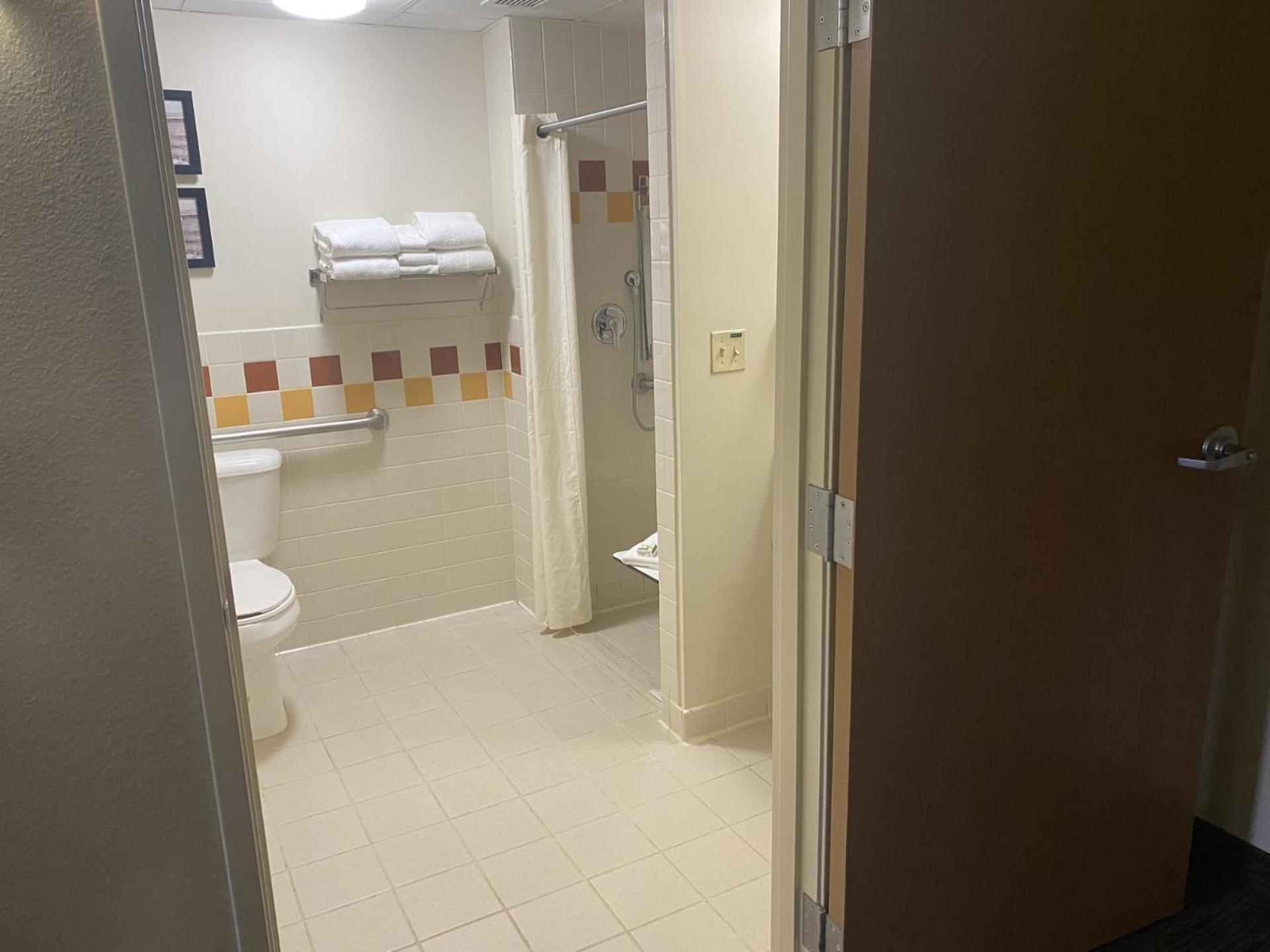 Americinn By Wyndham Greenville Ngoại thất bức ảnh