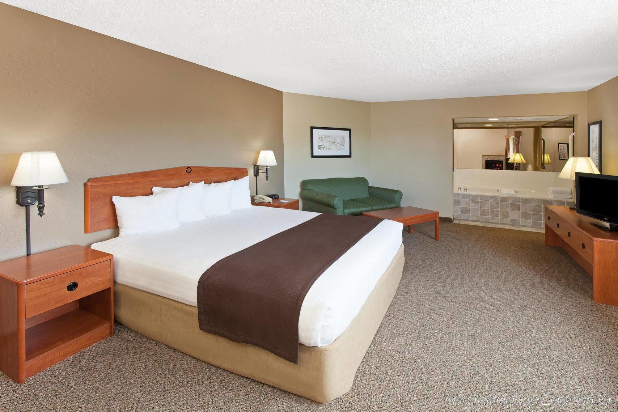 Americinn By Wyndham Greenville Ngoại thất bức ảnh